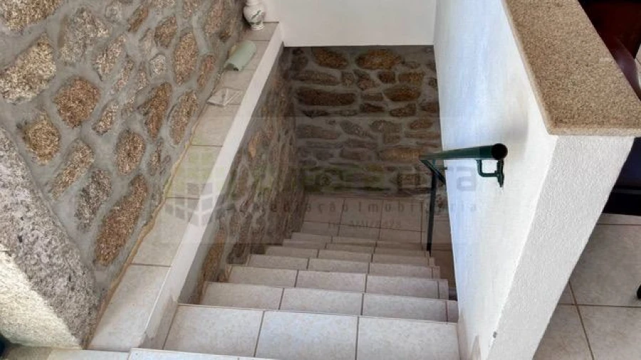 Moradia T3 para Venda em Freixo de Numão Foto 18