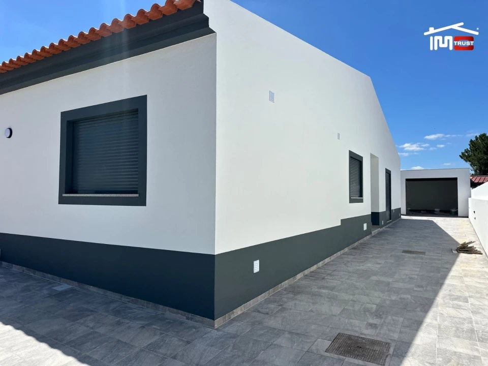 Moradia T5 para Venda em Atalaia e Alto Estanqueiro-Jardia Foto 2