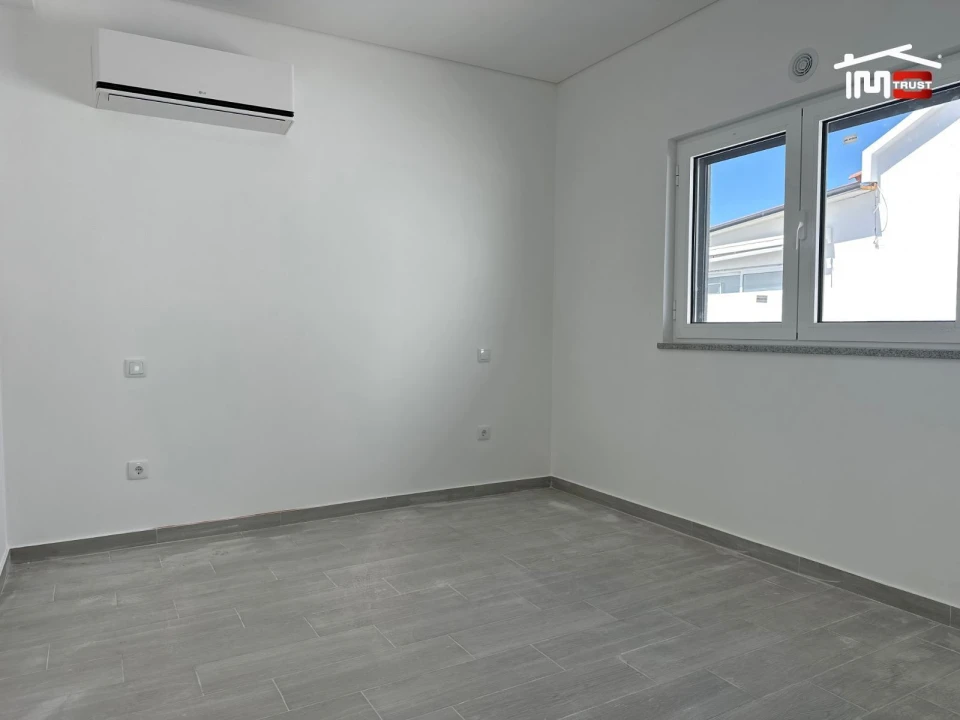 Moradia T5 para Venda em Atalaia e Alto Estanqueiro-Jardia Foto 26