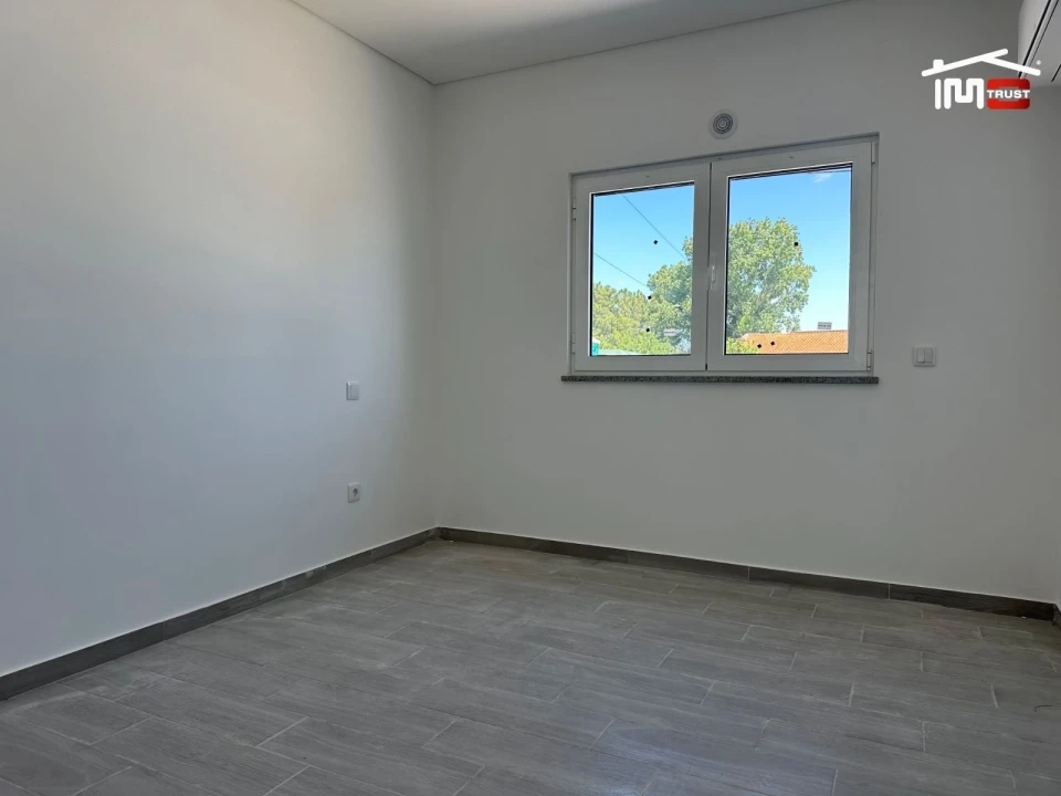 Moradia T5 para Venda em Atalaia e Alto Estanqueiro-Jardia Foto 31