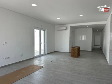 Moradia T5 para Venda em Atalaia e Alto Estanqueiro-Jardia