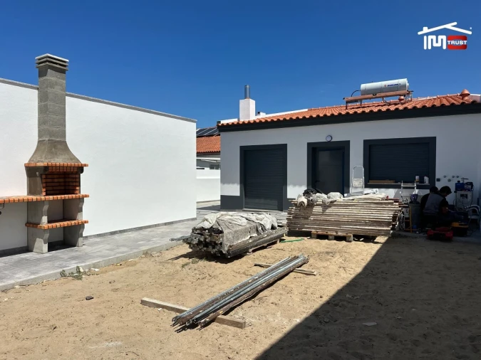 Moradia T5 para Venda em Atalaia e Alto Estanqueiro-Jardia Foto 3