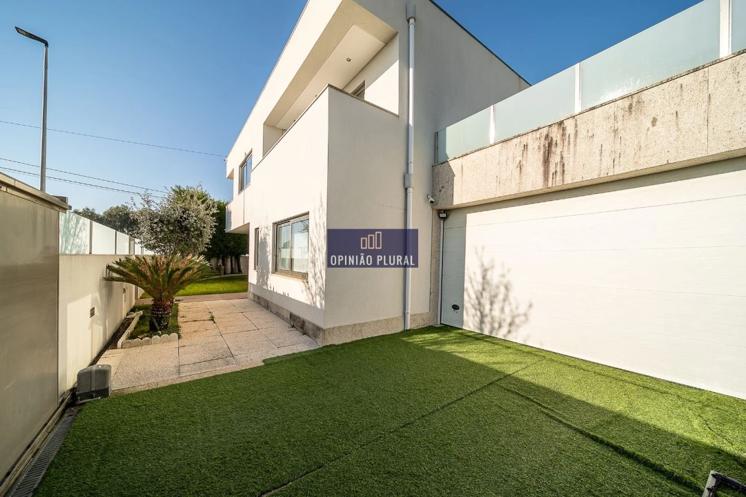 Moradia T4 para Venda em Arcozelo Foto 34