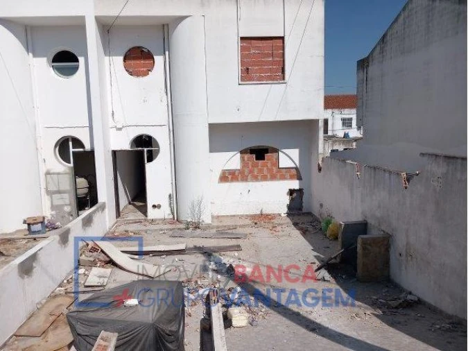 Moradia T3 para Venda em Assunção, Ajuda, Salvador e Santo Ildefonso Foto 3