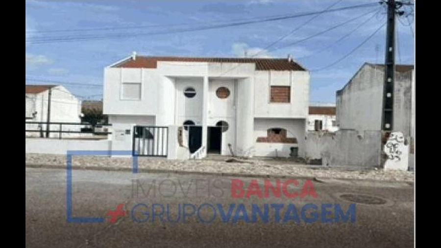 Moradia T3 para Venda em Assunção, Ajuda, Salvador e Santo Ildefonso
