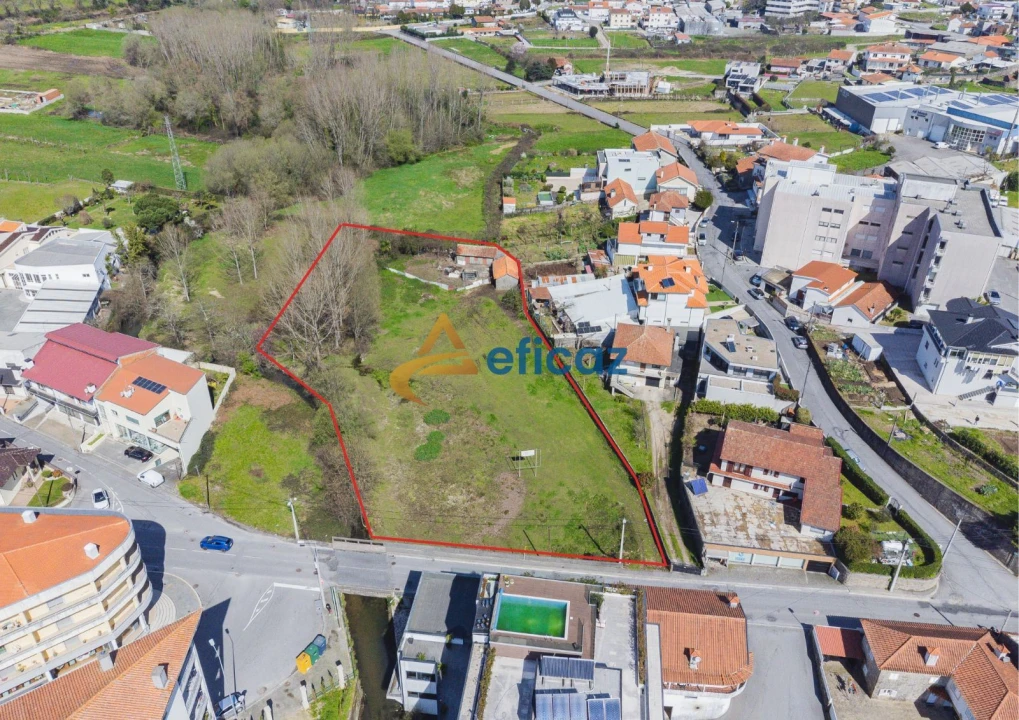 Terreno Misto para Venda em Paços de Ferreira Foto 1