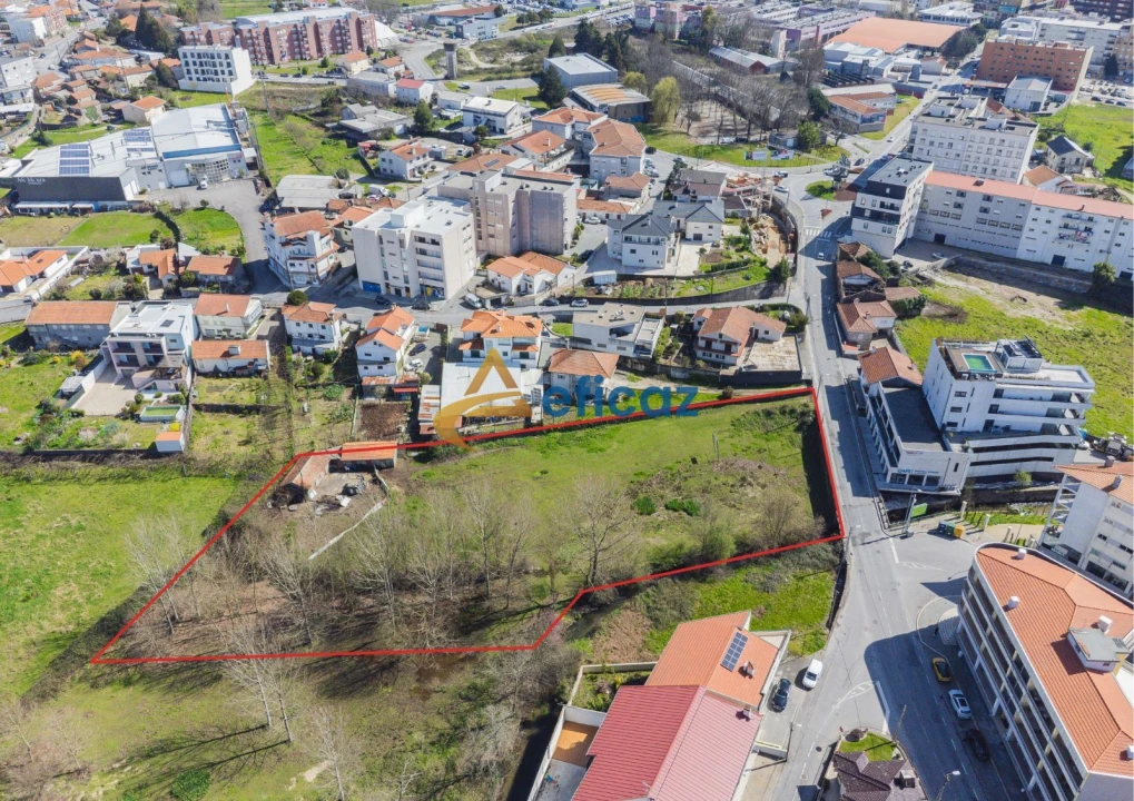 Terreno Misto para Venda em Paços de Ferreira Foto 5