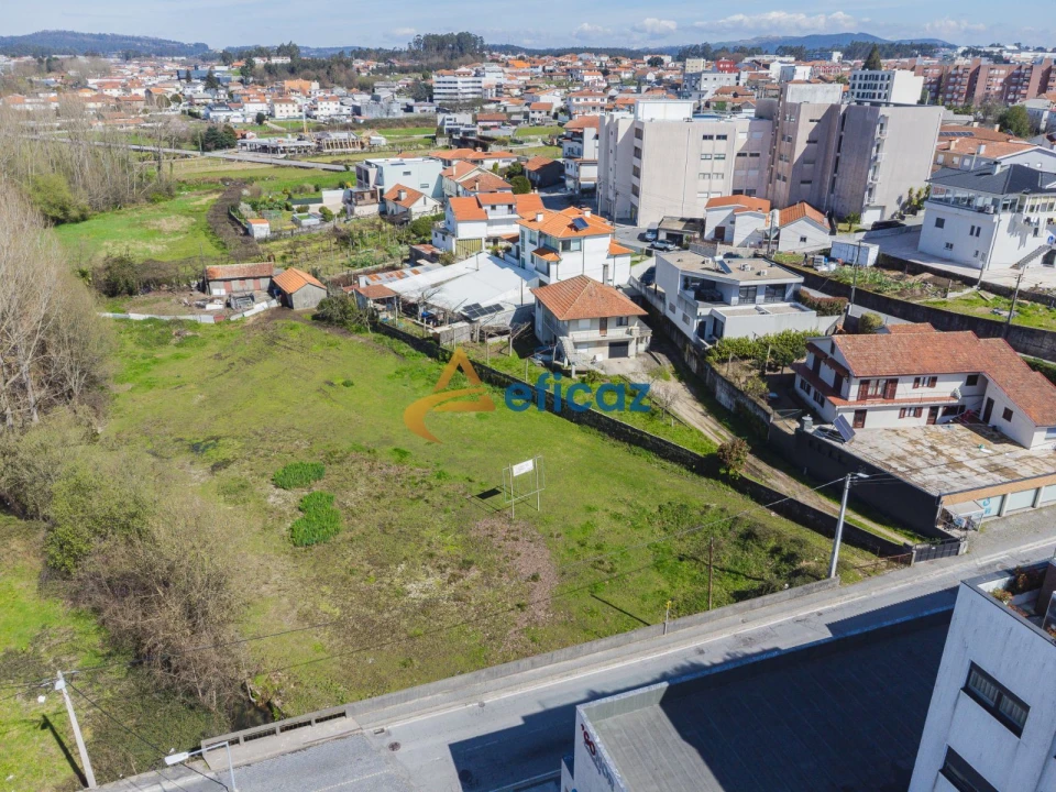 Terreno Misto para Venda em Paços de Ferreira Foto 7
