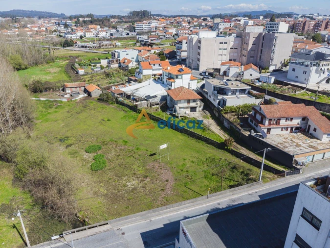 Terreno Misto para Venda em Paços de Ferreira Foto 7