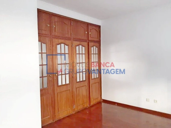 Apartamento T1 para Venda em Queluz e Belas Foto 9