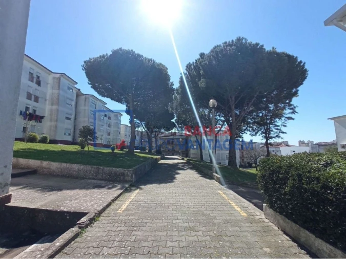 Apartamento T3 para Venda em Queluz e Belas Foto 2