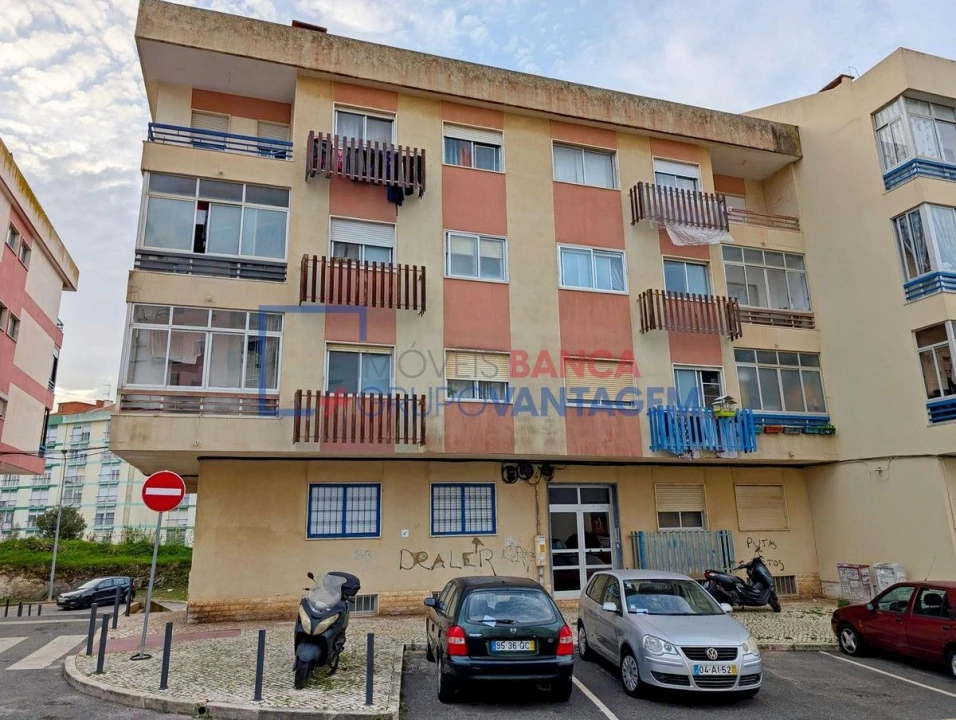 Apartamento T2 para Venda em Agualva e Mira-Sintra Foto 2