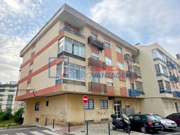 Apartamento T2 para Venda em Agualva e Mira-Sintra