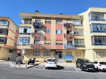 Apartamento T2 para Venda em Agualva e Mira-Sintra