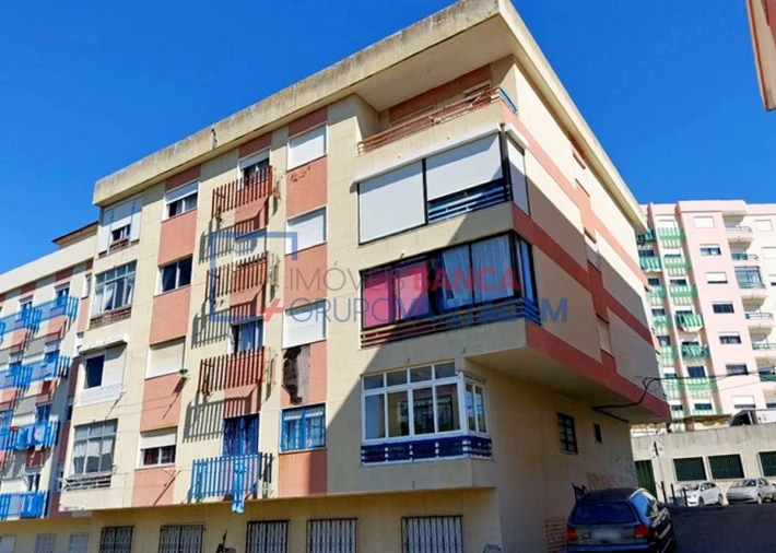Apartamento T2 para Venda em Agualva e Mira-Sintra Foto 4
