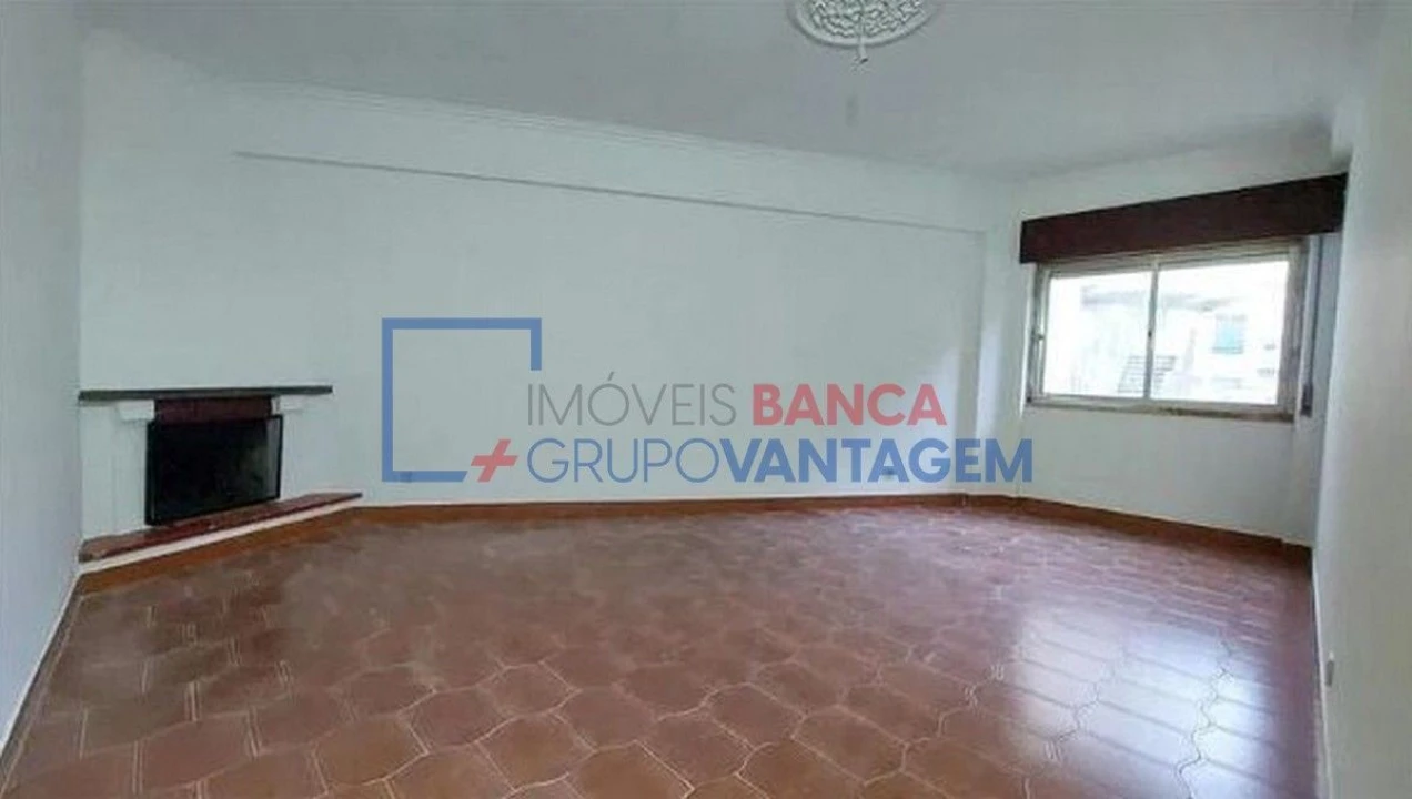 Apartamento T2 para Venda em Rio de Mouro Foto 3
