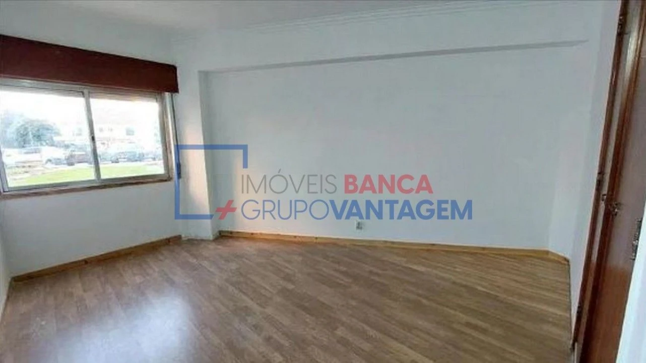Apartamento T2 para Venda em Rio de Mouro Foto 5