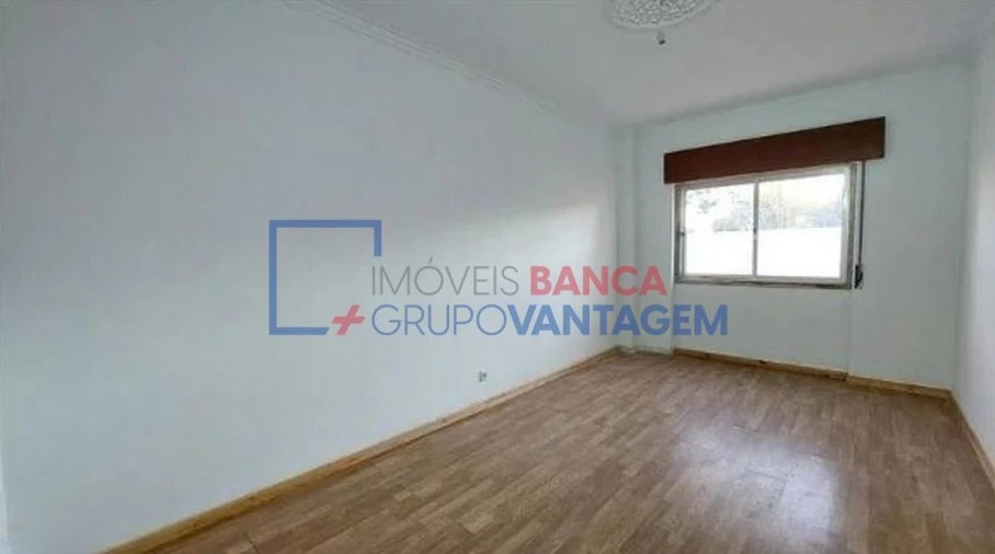 Apartamento T2 para Venda em Rio de Mouro Foto 4