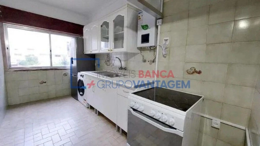 Apartamento T2 para Venda em Rio de Mouro Foto 10