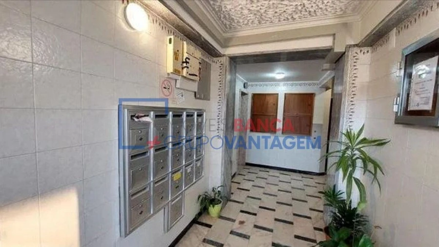 Apartamento T2 para Venda em Rio de Mouro Foto 12