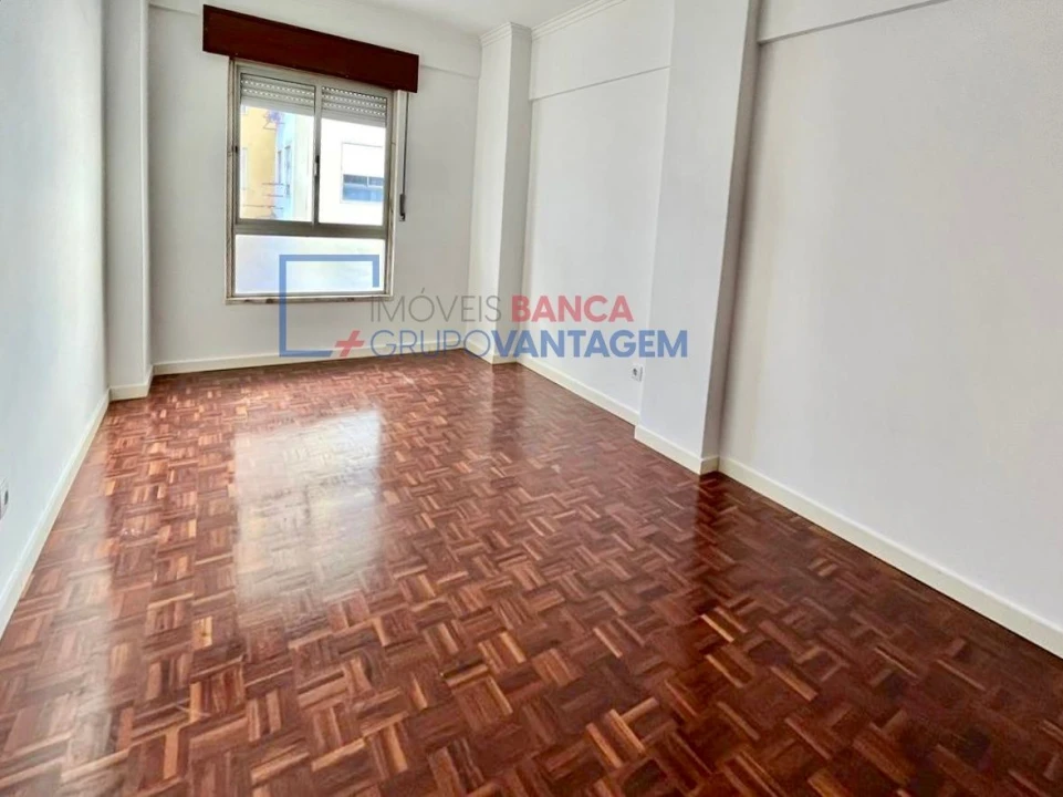Apartamento T2 para Venda em Agualva e Mira-Sintra Foto 7