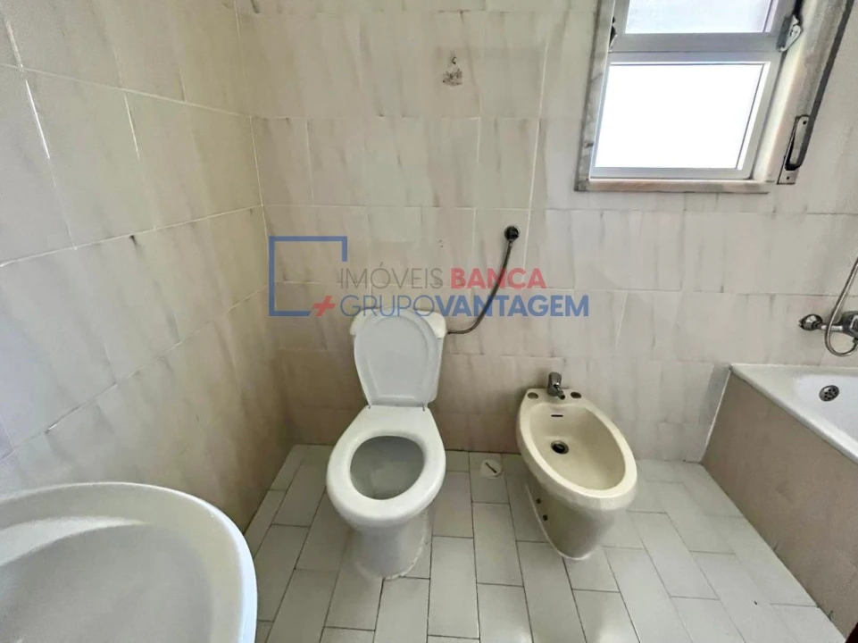 Apartamento T2 para Venda em Agualva e Mira-Sintra Foto 13