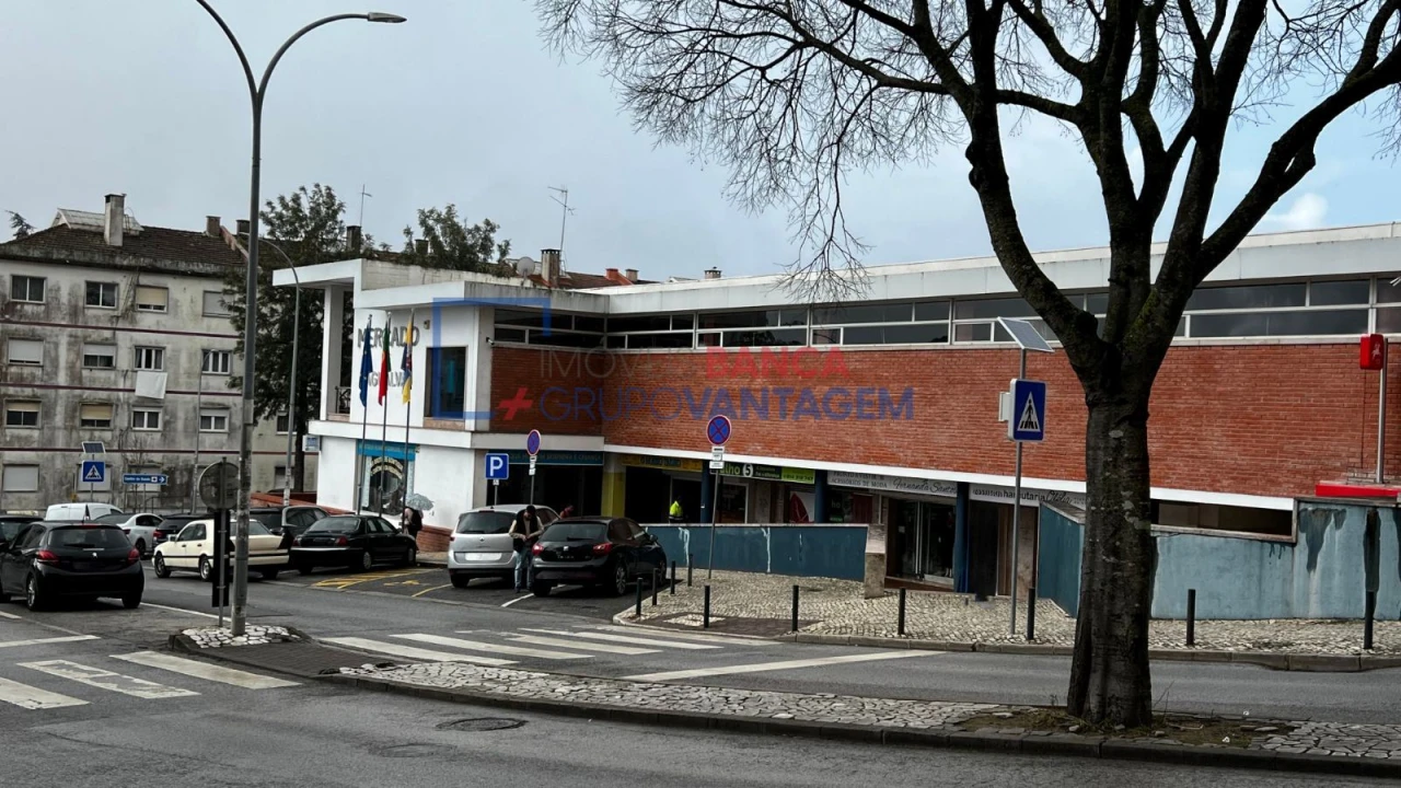 Apartamento T2 para Venda em Agualva e Mira-Sintra Foto 16