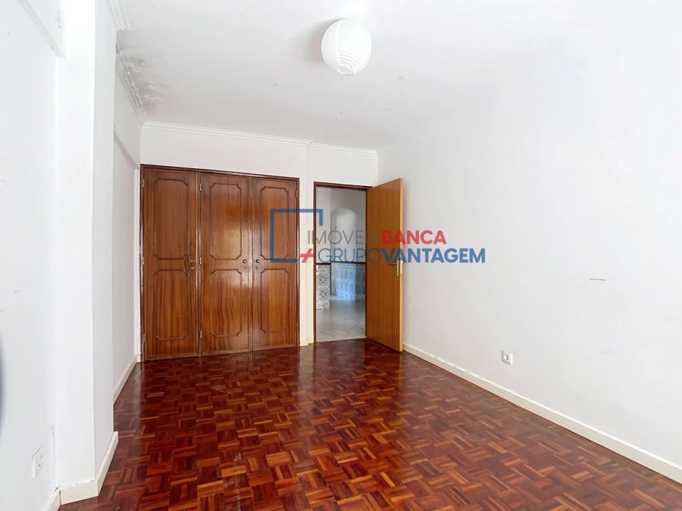 Apartamento T2 para Venda em Agualva e Mira-Sintra Foto 8