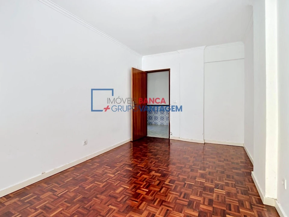 Apartamento T2 para Venda em Agualva e Mira-Sintra Foto 10