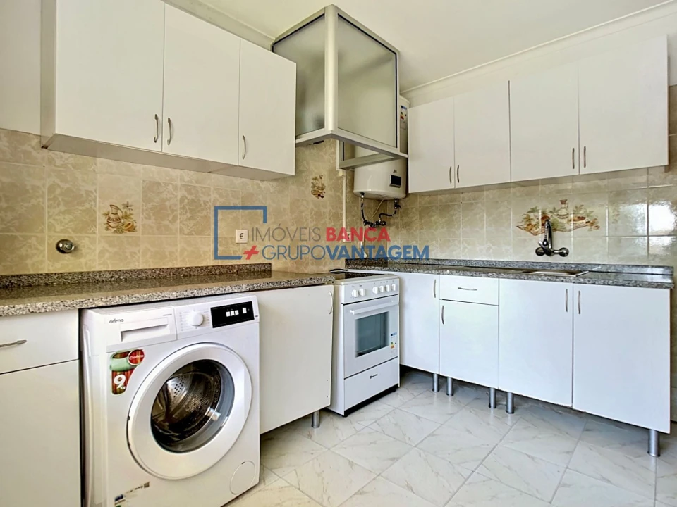Apartamento T2 para Venda em Agualva e Mira-Sintra Foto 13