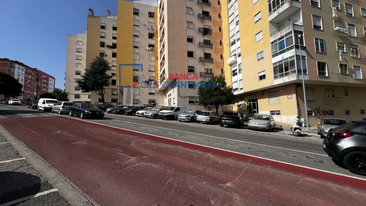 Apartamento T2 para Venda em Agualva e Mira-Sintra Foto 19