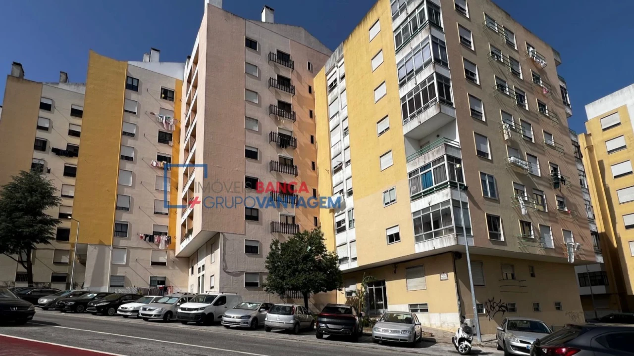 Apartamento T2 para Venda em Agualva e Mira-Sintra Foto 20