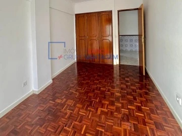 Apartamento T2 para Venda em Agualva e Mira-Sintra