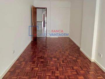Apartamento T2 para Venda em Agualva e Mira-Sintra