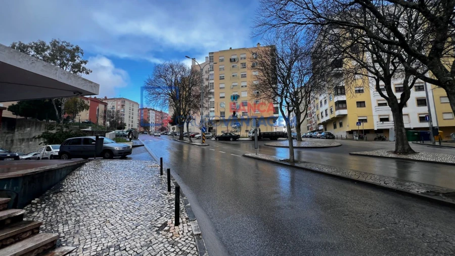 Apartamento T2 para Venda em Agualva e Mira-Sintra Foto 14