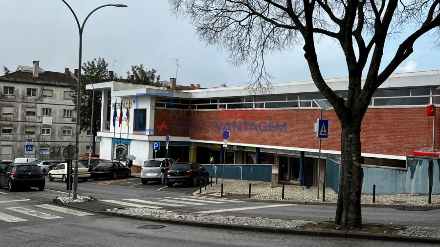Apartamento T2 para Venda em Agualva e Mira-Sintra Foto 16
