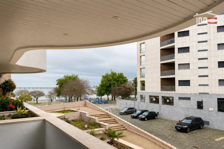 Apartamento T2 para Arrendamento em Parque das Nações Foto 6