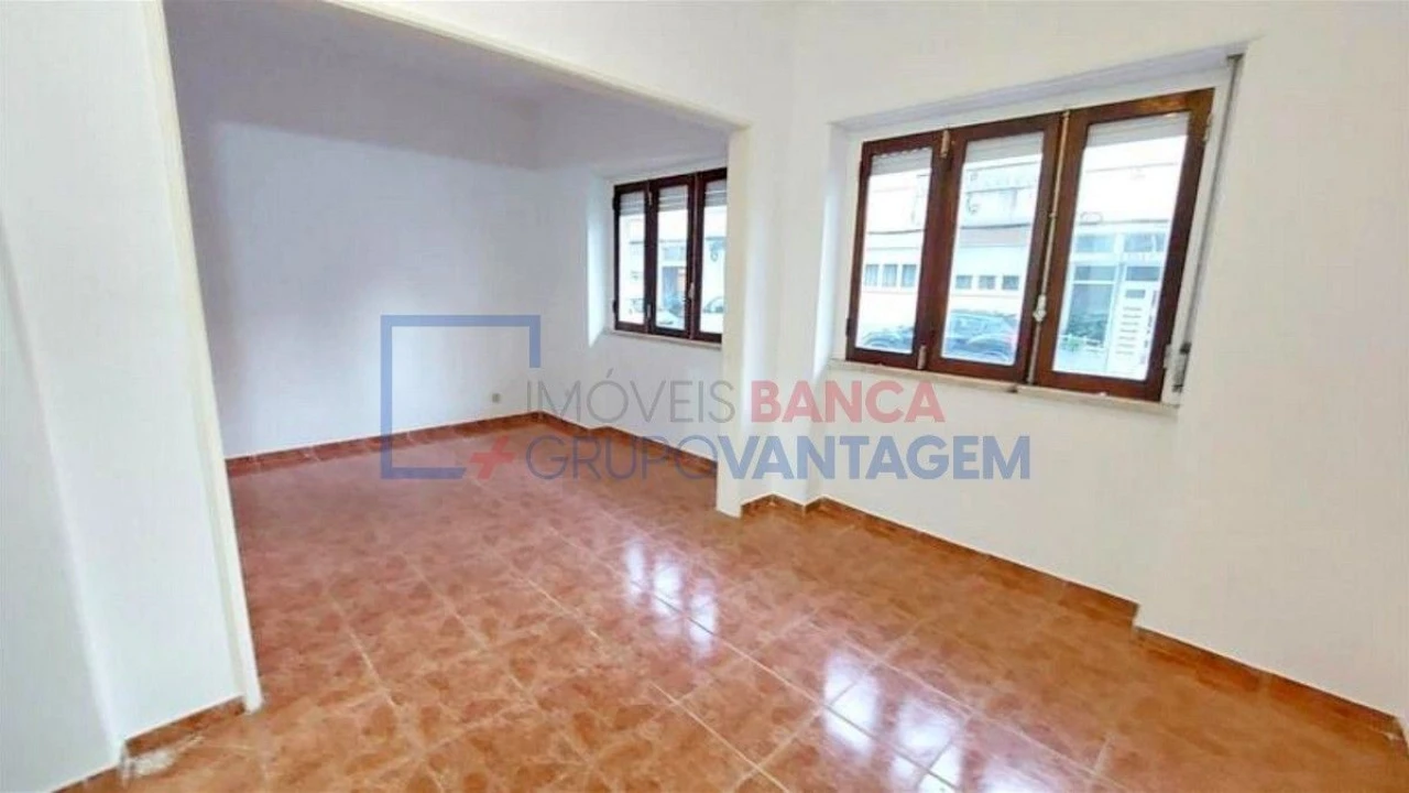 Apartamento T2 para Venda em Algueirão-Mem Martins Foto 1