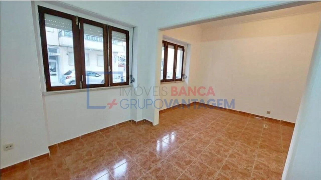 Apartamento T2 para Venda em Algueirão-Mem Martins Foto 3