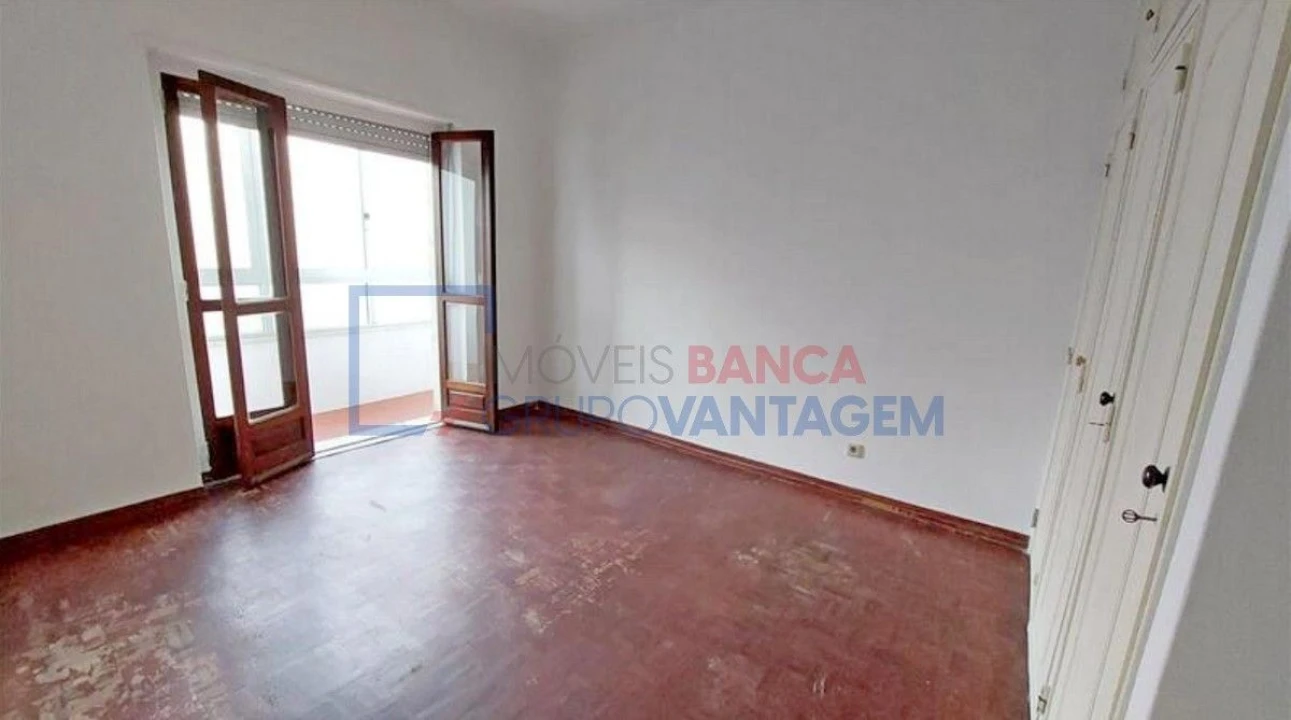 Apartamento T2 para Venda em Algueirão-Mem Martins Foto 8