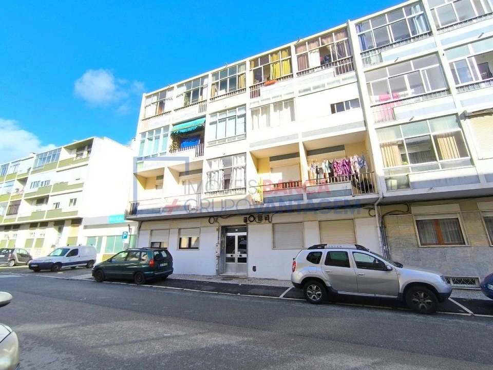 Apartamento T2 para Venda em Algueirão-Mem Martins Foto 24