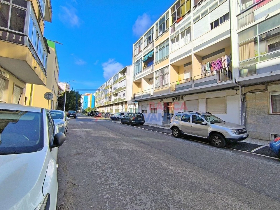 Apartamento T2 para Venda em Algueirão-Mem Martins Foto 28