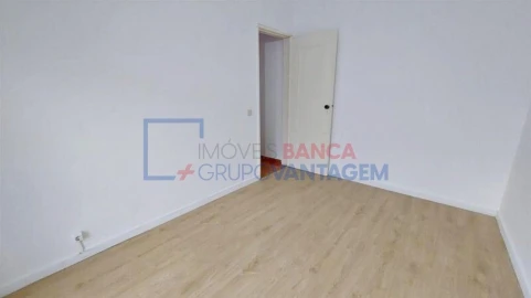 Apartamento T2 para Venda em Algueirão-Mem Martins