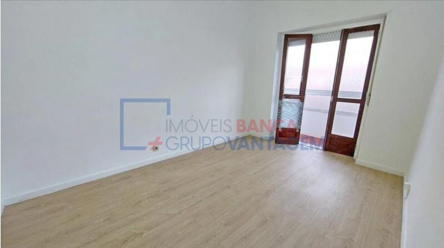 Apartamento T2 para Venda em Algueirão-Mem Martins Foto 4