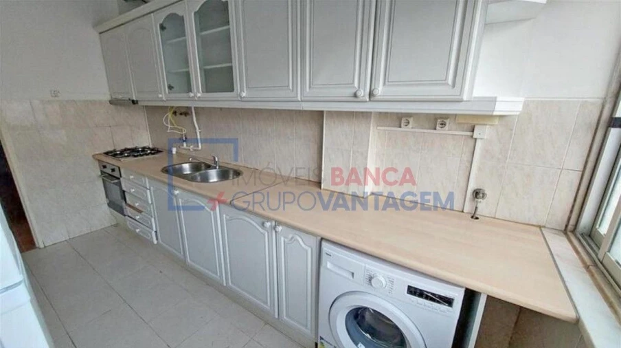 Apartamento T2 para Venda em Algueirão-Mem Martins Foto 17