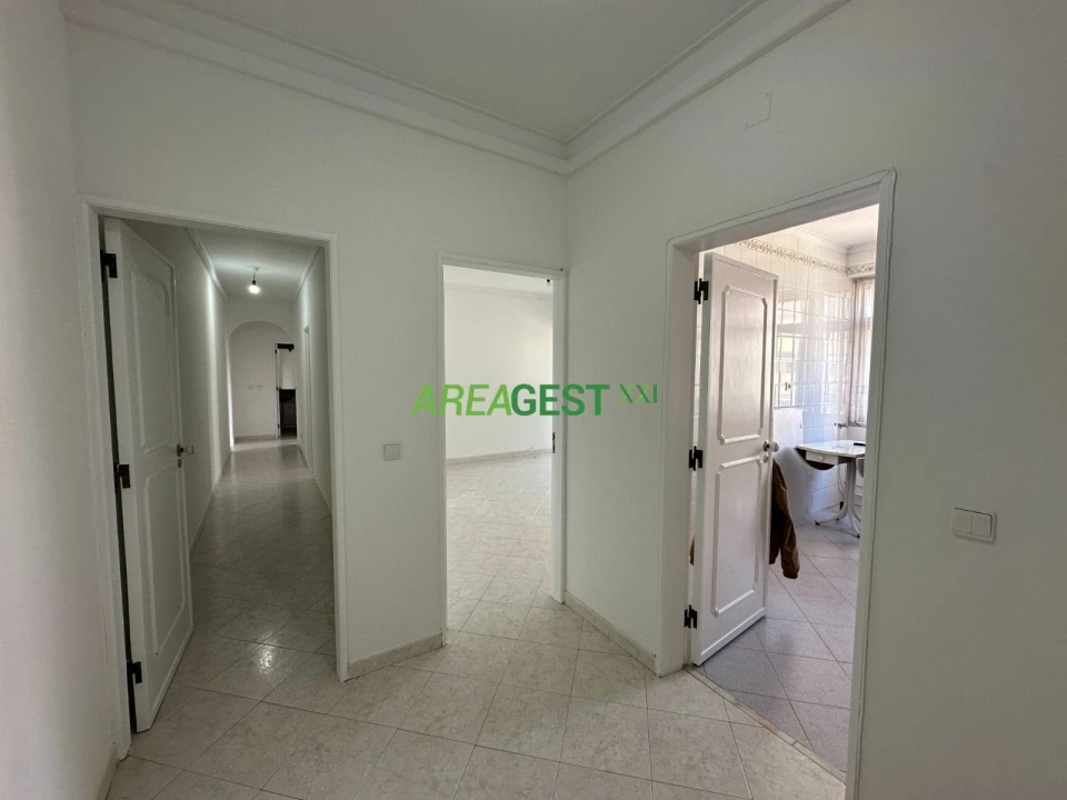 Apartamento T2 para Arrendamento em Lumiar Foto 20