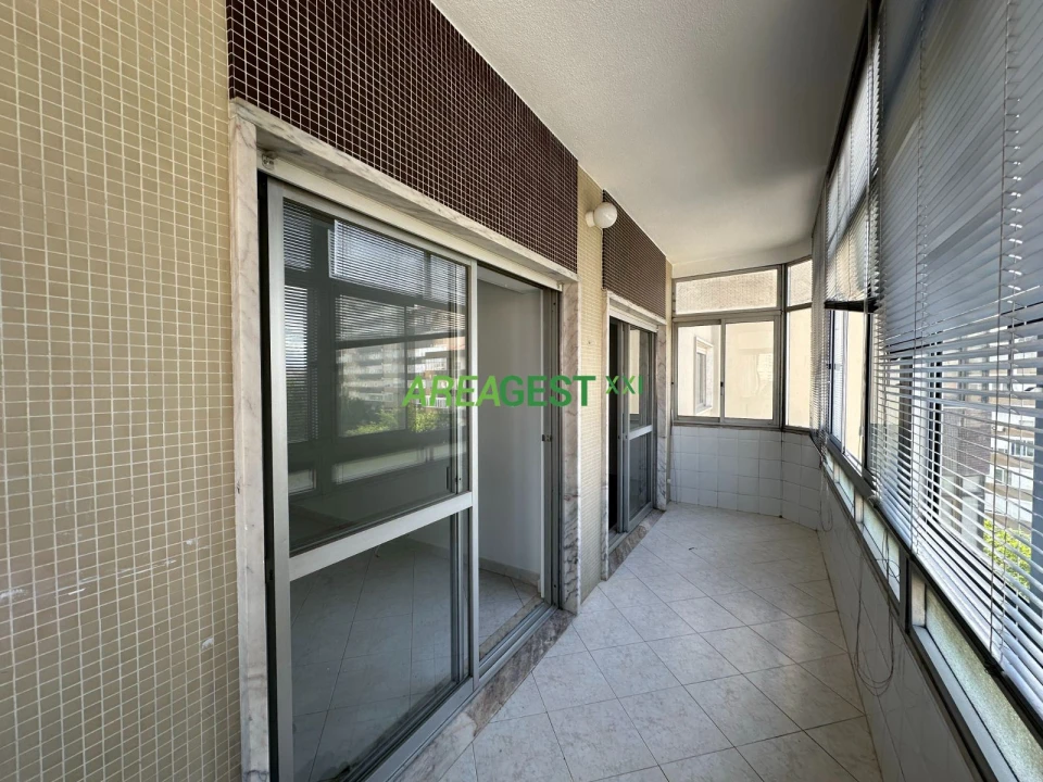Apartamento T2 para Arrendamento em Lumiar Foto 21