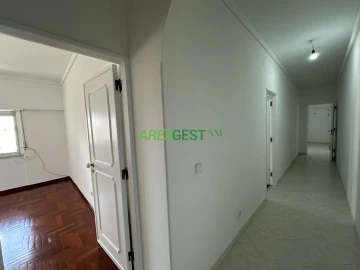 Apartamento T2 para Arrendamento em Lumiar