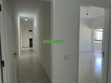 Apartamento T2 para Arrendamento em Lumiar