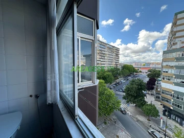 Apartamento T2 para Arrendamento em Lumiar